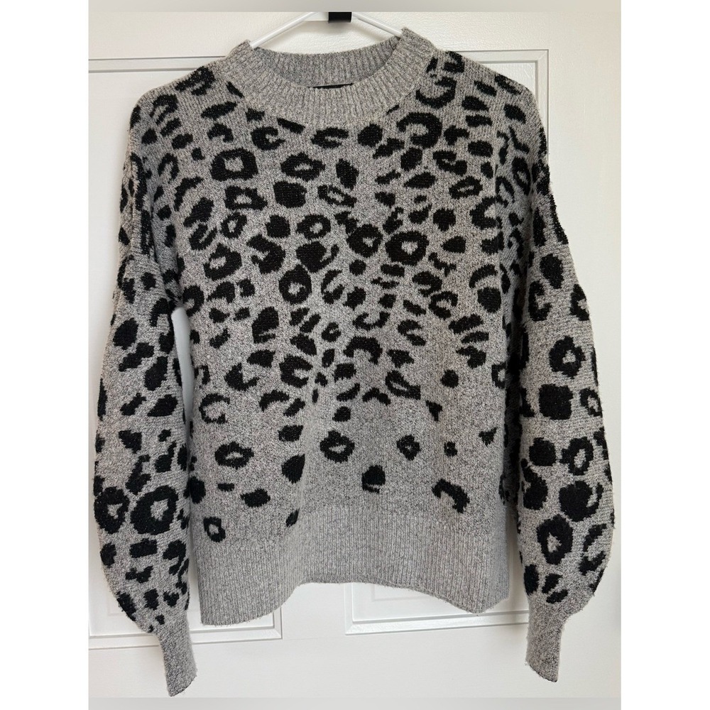 DO+BE Leopard Print Fuzzy Knit Sweater Gray Black Size Small